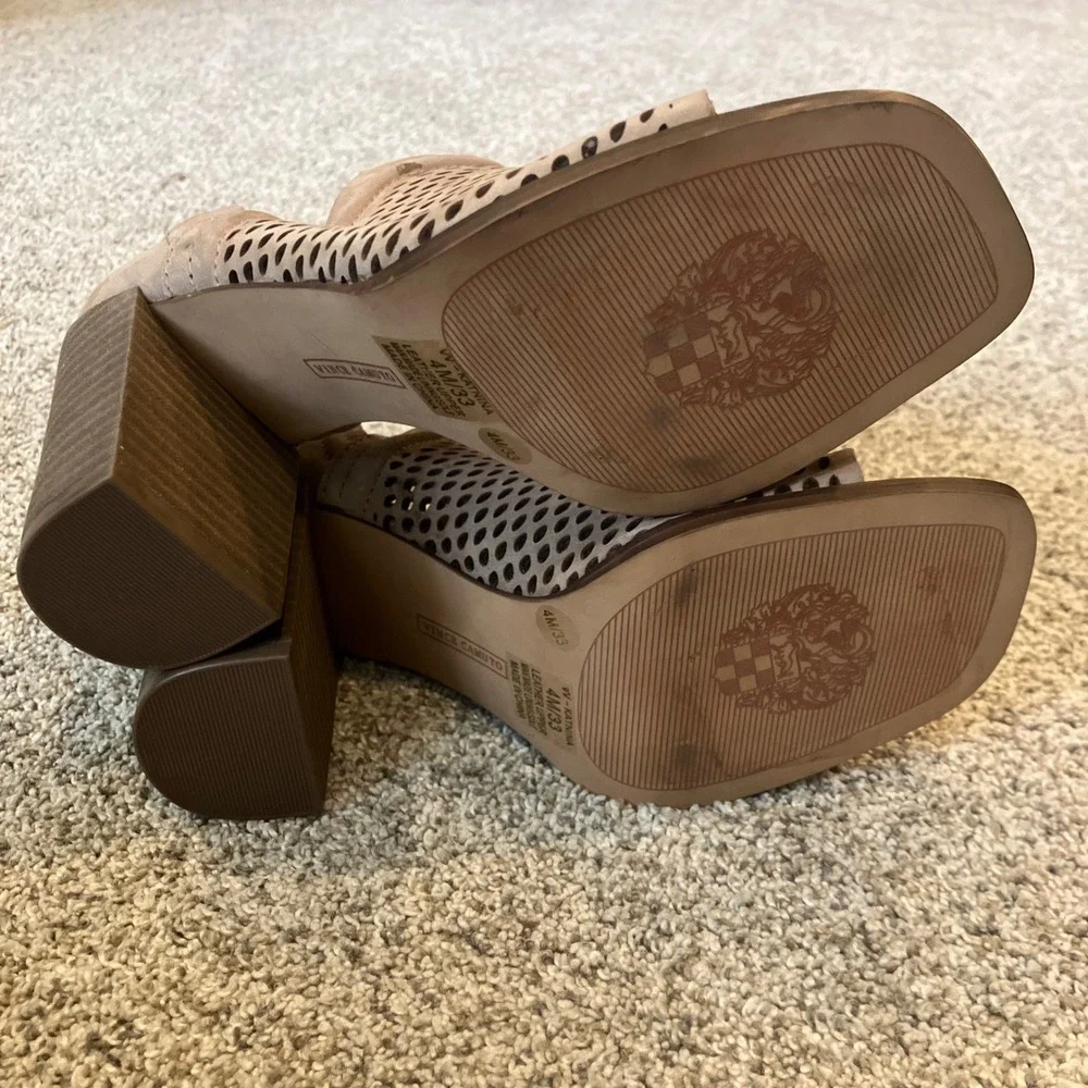 Vince Camuto Katrina Tan Suede Perforated Peep Toe Block Heel Booties 4M Edgy
